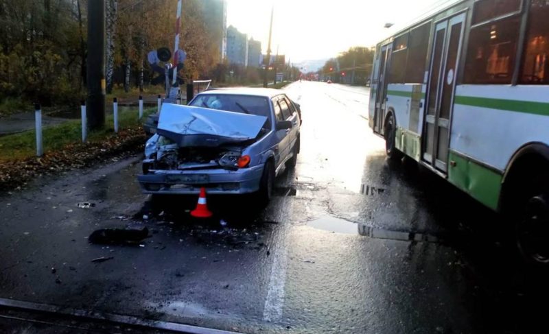 ДТП с автобусом, съезд в кювет и два столкновения — сводка происшествий