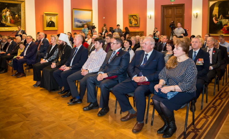 За выдающиеся успехи: 12 рыбинцев получили государственные и региональные награды