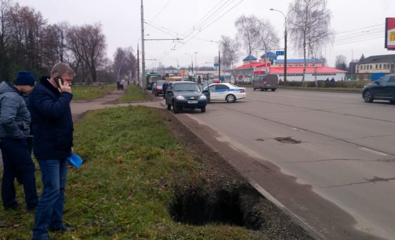 Провал на проспекте Ленина: два троллейбусных маршрута временно скорректированы