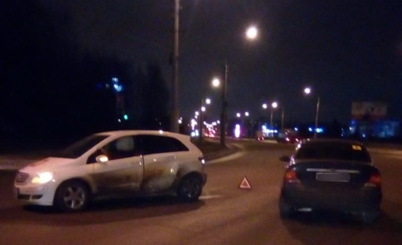 В столкновении на проспекте Революции пострадали женщина и ребёнок