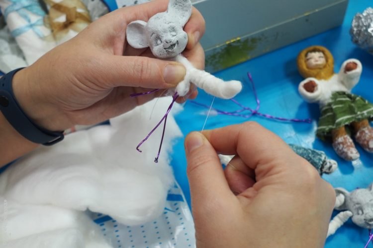 Как сшить текстильную куклу с подвижным креплением головы: Мастер-Классы в журнале Ярмарки Мастеров