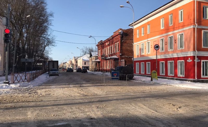 На Чкалова совершенствуют ливнёвку. Дорога перекрыта