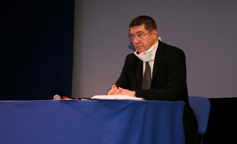 Люди в масках. Как коронавирус повлиял на работу рыбинских депутатов