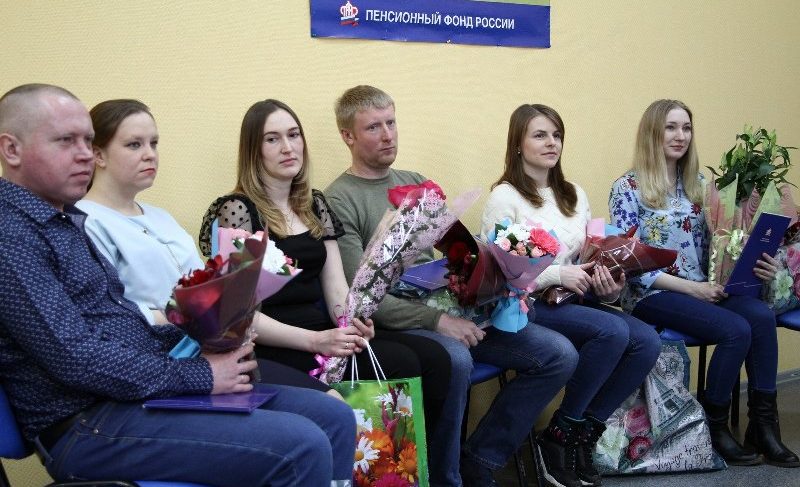 Первенцы — 2020. В Рыбинске вручили новые сертификаты на материнский капитал