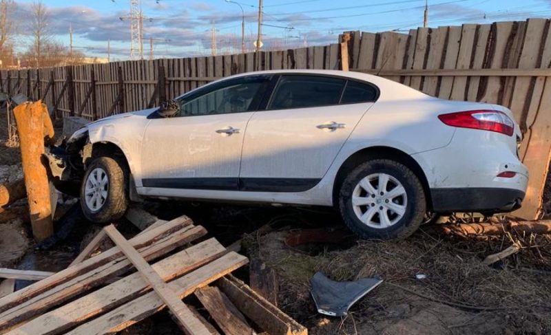 Сводка происшествий: пьяный водитель без прав сбил двоих, из общежития в Волжском эвакуировали жильцов