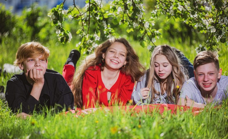 Лето к нам приходит. Но дождливое