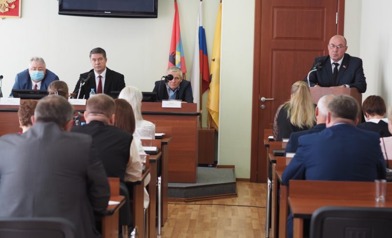 Доход в пять миллионов, дом в Греции и солидный автопарк: изучаем декларации рыбинских депутатов