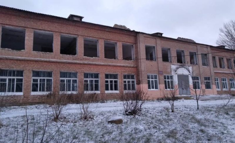 В Заволжье снесут здания четырёх школ. К работам уже приступили