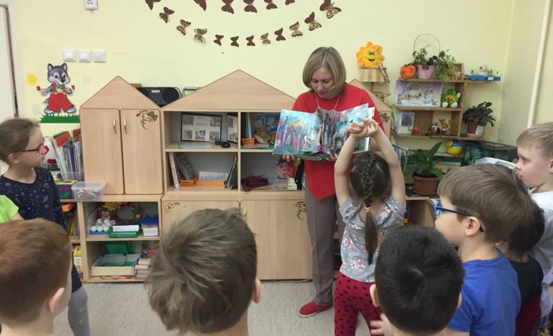 Каскад Верхневолжских ГЭС подарил тактильные книги двум детским садам и библиотеке