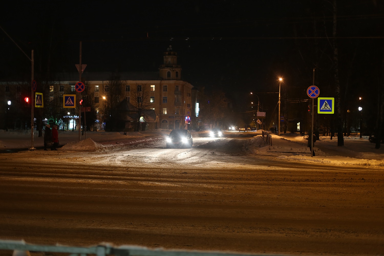 30 вечером 25. Вечерний Рыбинск зимой. Череповец вечером. Рыбинск вечером. Вечерняя улица Череповец.