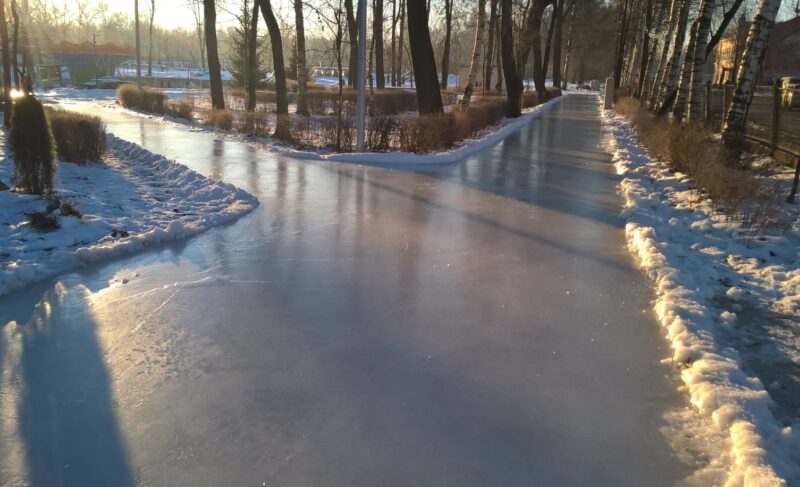 В Городском сквере открыли горку и каток. Где ещё в Рыбинске можно покататься на коньках?