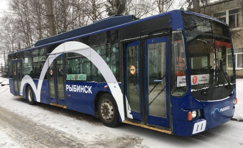 «Цвет настроения»: в Рыбинске забрендировали ещё три автобуса и троллейбус