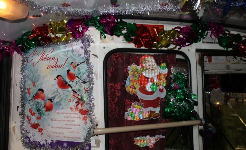 Выставка на колёсах: троллейбусники приглашают рыбинцев присоединиться к созданию новогоднего настроения