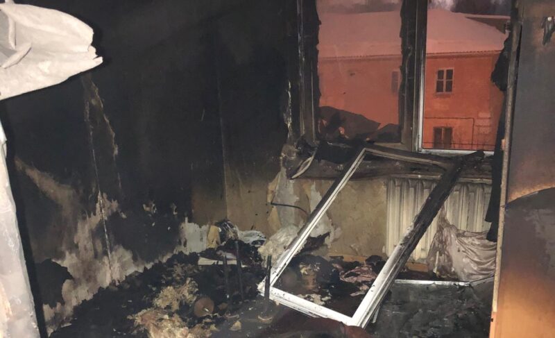 Пожар на Горького: погиб мужчина, пострадала пожилая женщина