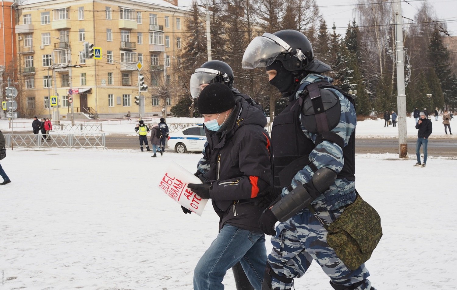 Несогласованная протестная акция в Рыбинске: площадь Дерунова оцепили, есть  задержанные | Черёмуха