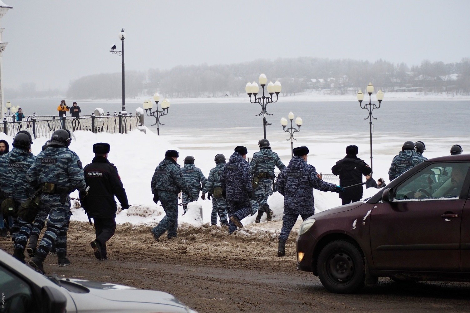 Новости рыбинска черемуха сегодня. ОМОН на пляже. ОМОН на драмтеатре. Рыбинск ОМОН Украина. ОМОН на Prius.