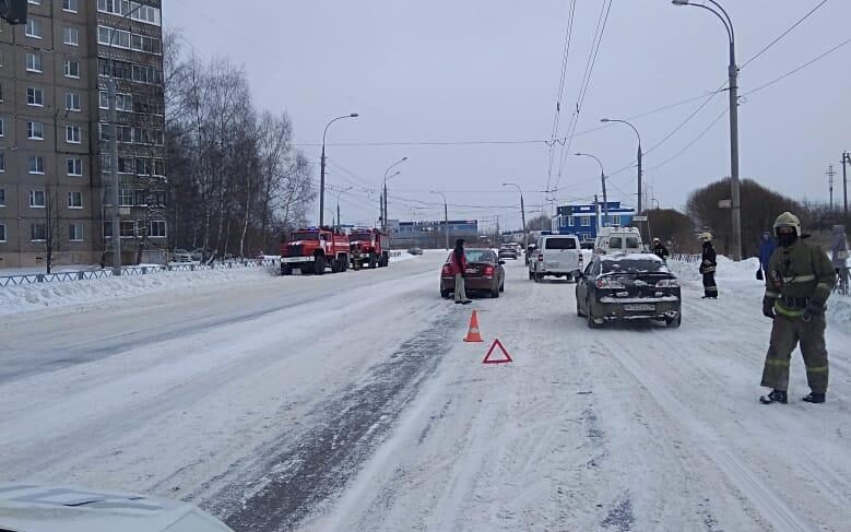 Проехал на красный и сбил пешехода: в ДТП на проспекте Революции пострадала женщина