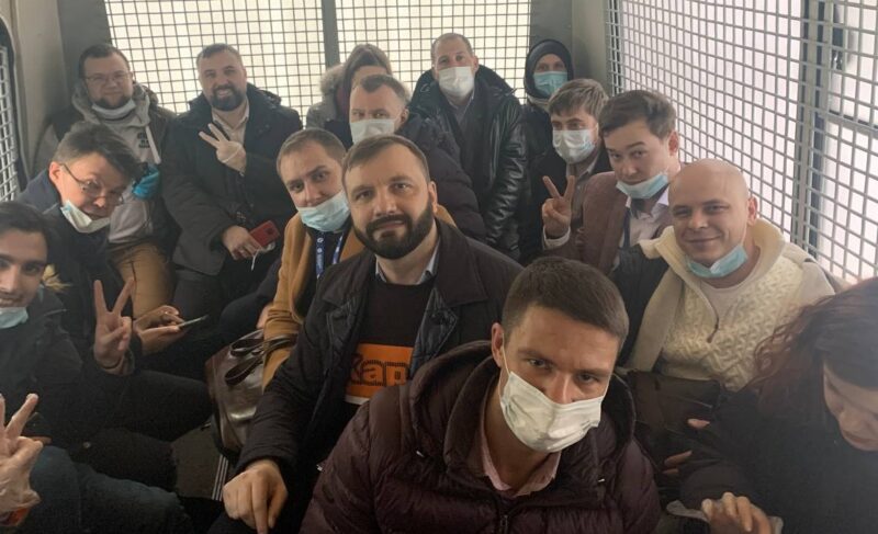 Суд оштрафовал Олега Леонтьева за участие в форуме независимых депутатов. Леонтьев намерен опротестовать решение