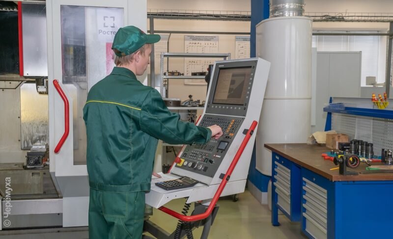 О профессии и развитии. В «ОДК — Сатурн» прошёл конкурс операторов станков с ЧПУ