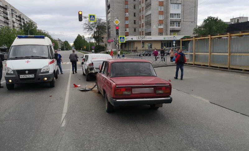 «Пьяная» авария, сбежавший водитель, тройное столкновение: сводка ДТП в Рыбинске