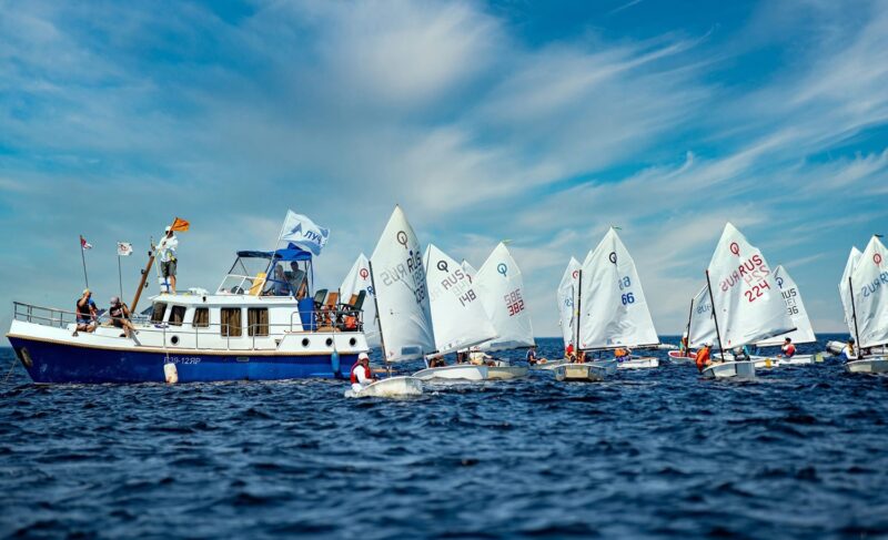 На водохранилище прошёл Кубок Рыбинского моря по парусному спорту. Красивые фото с соревнований