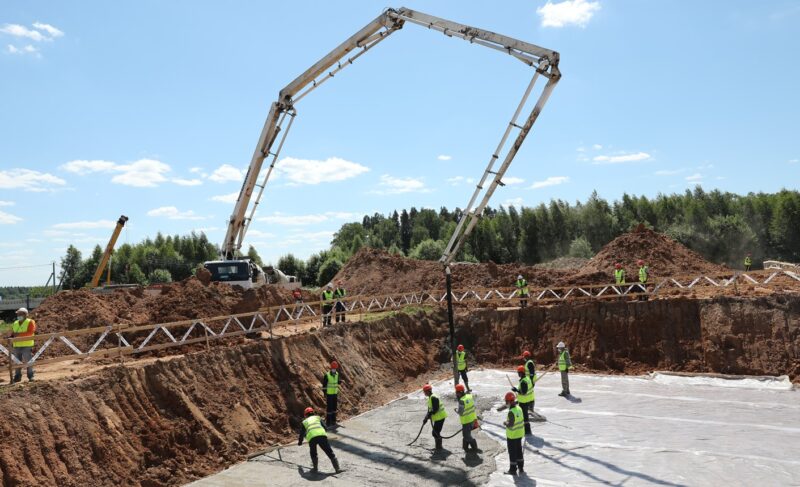 В Борисоглебском районе построят новую школу. Дмитрий Миронов дал старт работам