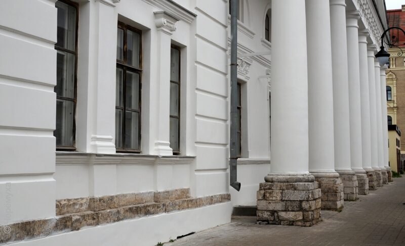 Прокуратура считает, что Совет нарушил процедуру, принимая план приватизации, включающий в себя Лоцманскую биржу