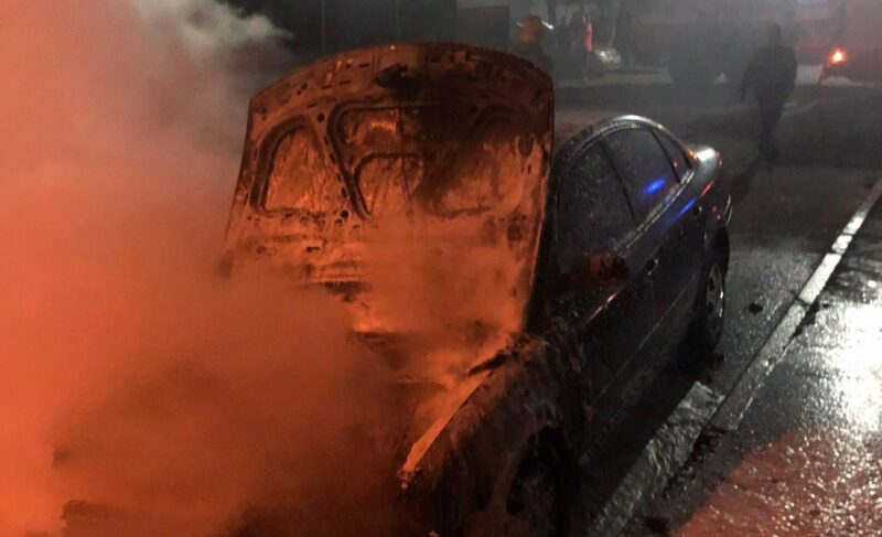 В Рыбинске сгорели три машины. Проводится проверка