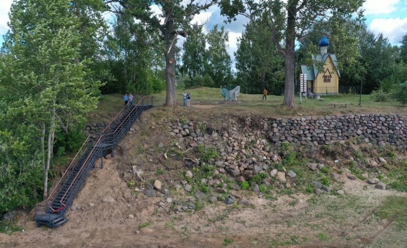 Лестницу к Усть-Шексне сделали, но не такую, как планировали