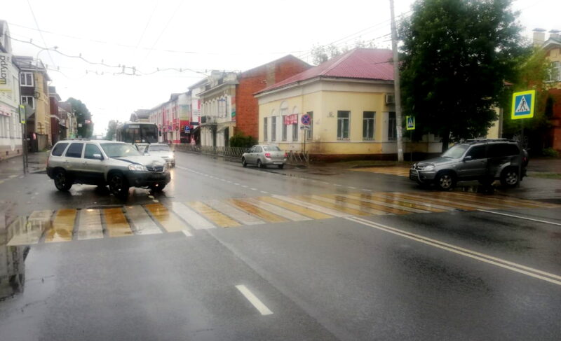 Сбитый лось, сбежавший водитель, пострадавший ребёнок: сводка рыбинских ДТП