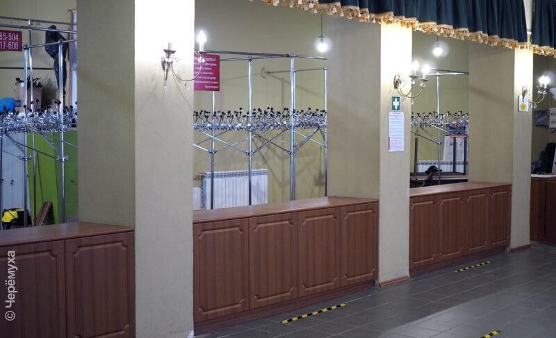 «Чтобы людям хотелось сюда прийти». В драмтеатре к новому сезону сделали ремонт. Что обновили?