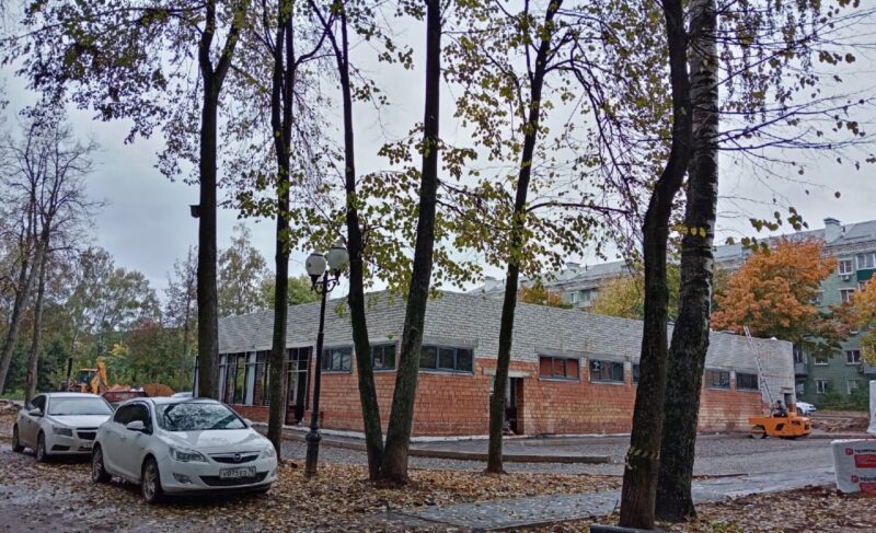 Три месяца спустя: как идёт строительство кафе в Волжском парке. Фото