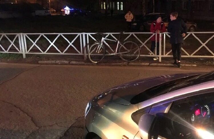 На Волочаевской сбили велосипедиста. Мужчину госпитализировали