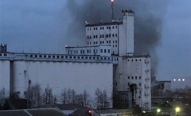 В Рыбинске горел элеватор