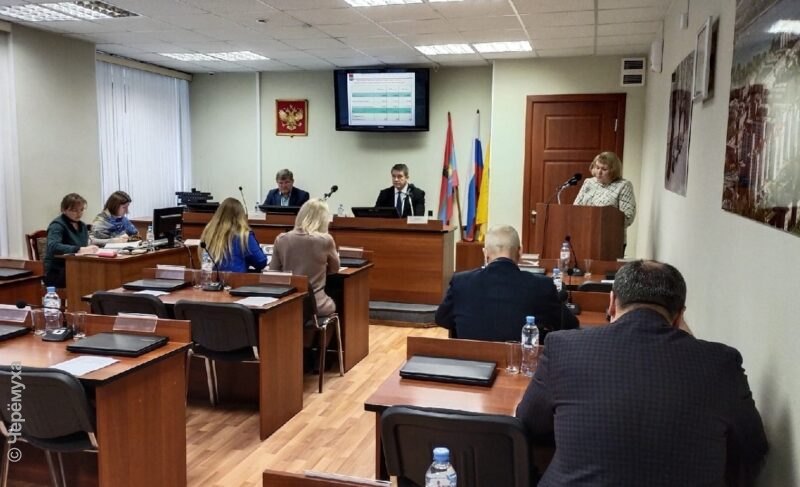 Социальный и сбалансированный. Основные показатели бюджета Рыбинска-2022 и две картинки