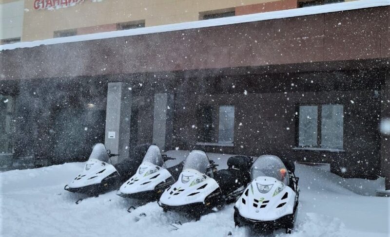 На Сахалине медики временно пересели со скорых на снегоходы «Русской механики»