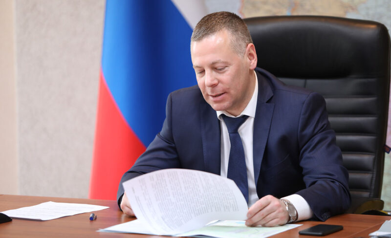 Михаил Евраев провёл приём жителей региона в удалённом режиме. О чём просили врио губернатора