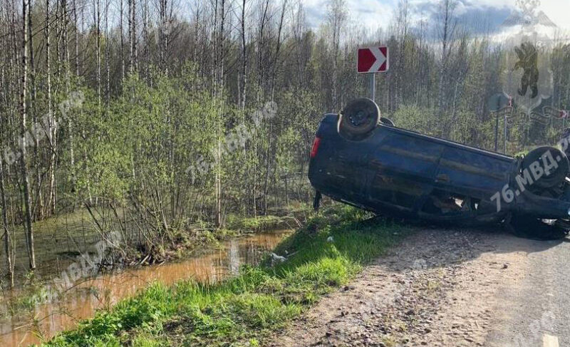 В ДТП под Рыбинском погиб мужчина. Женщина госпитализирована