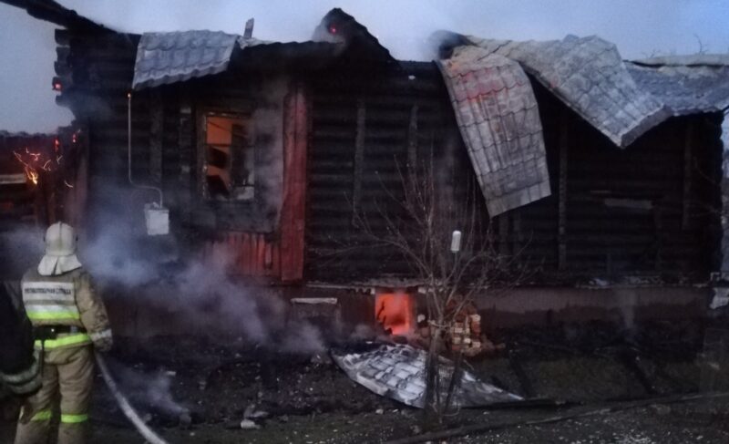 В Песочном при пожаре погибла женщина. Следственный комитет проводит проверку