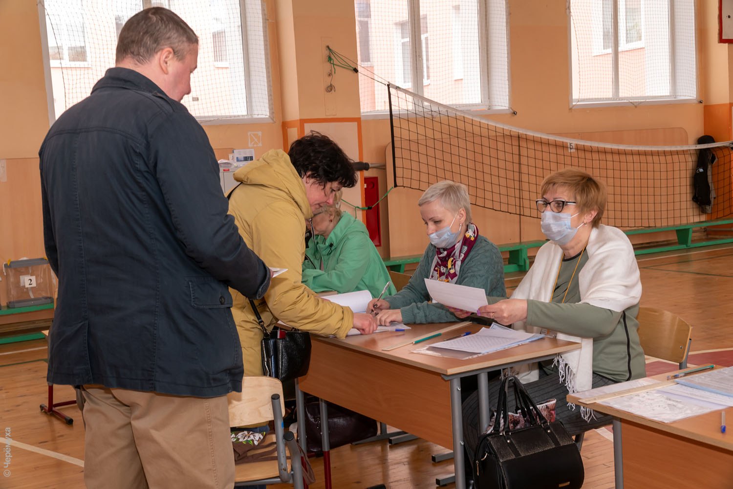 выборы в рыбинске. голосование на избирательном участке. призыв голосовать на выборах. открытие выборов в рыбинске фото. выборы фото.