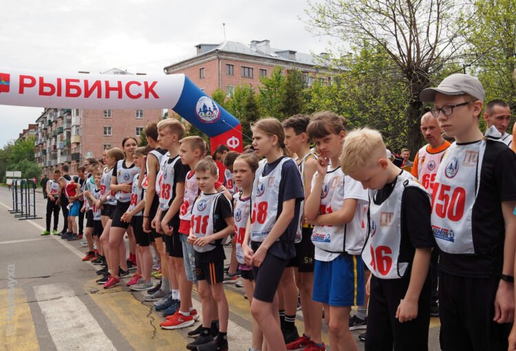 Митинг, возложение цветов и забег. В Рыбинске отметили 125-летие со дня рождения генерала Батова