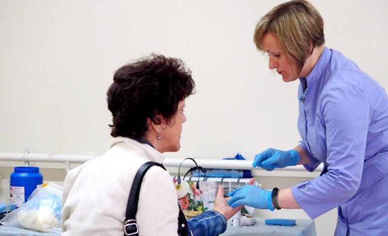 В регионе приняли на работу более 260 специалистов со средним медобразованием