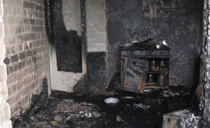 При пожаре в Северном погиб мужчина, на пешеходных переходах сбили двоих детей: сводка происшествий в Рыбинске