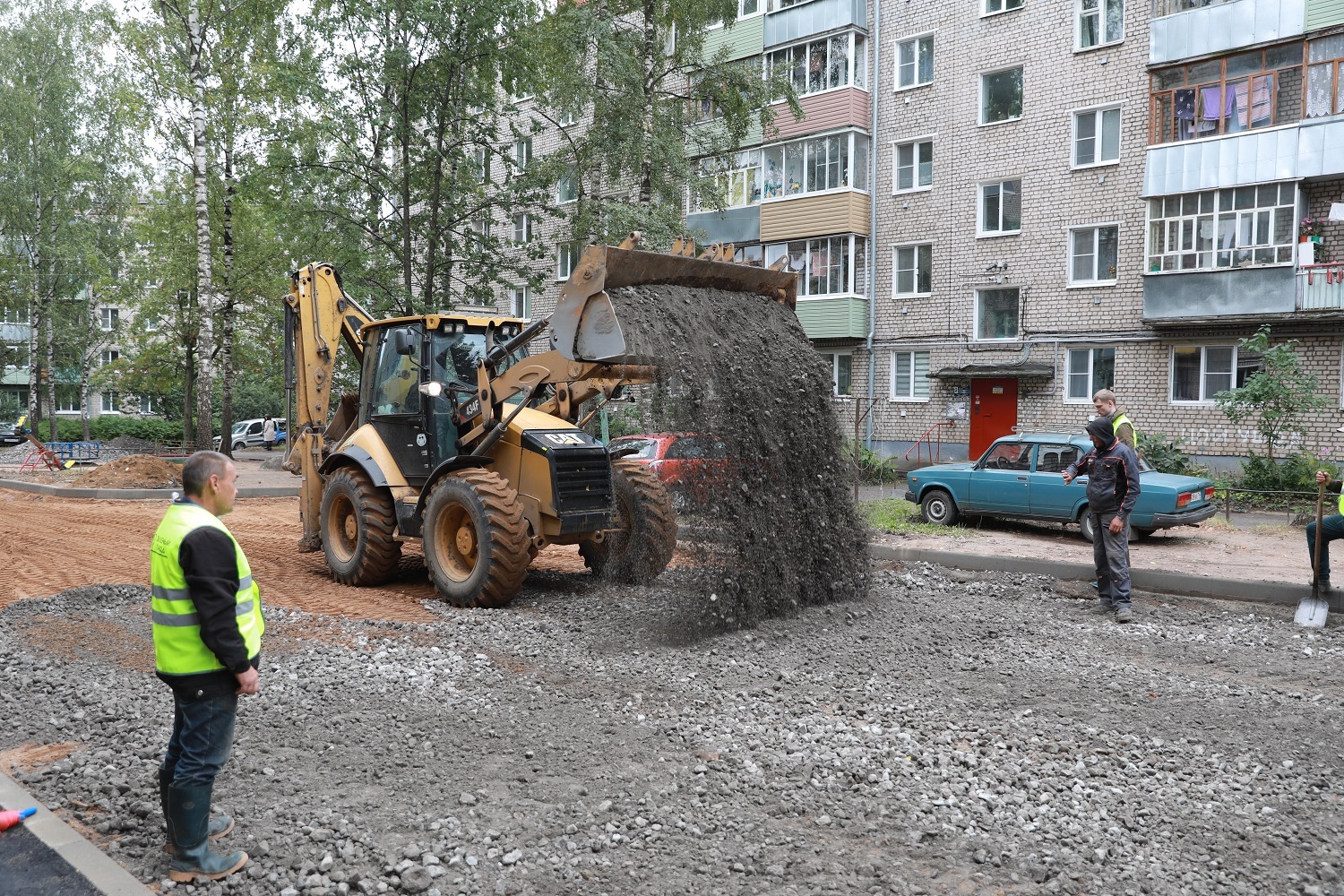 Новости рыбинска черемуха сегодня. Благоустройство двора. Рыбинск благоустройство. Маленький Рыбинск проект. Евраев Рыбинск Михаил фото.