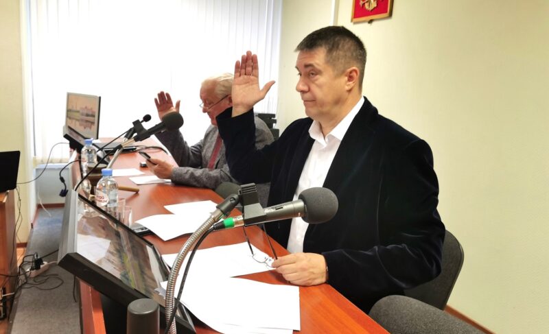 В Рыбинске депутатов собирают на внеочередное заседание, чтобы поднять зарплату чиновников и поменять заместителей главы