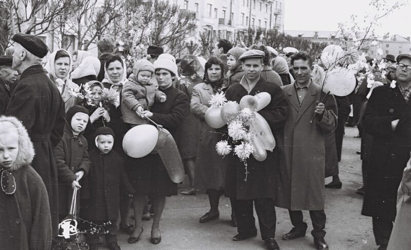 Как в Рыбинске отмечали 50-ю годовщину Великой Октябрьской революции. Ретрофото