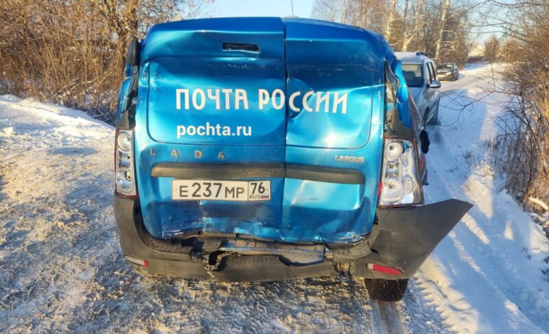 В массовом ДТП на Переборском тракте пострадала женщина