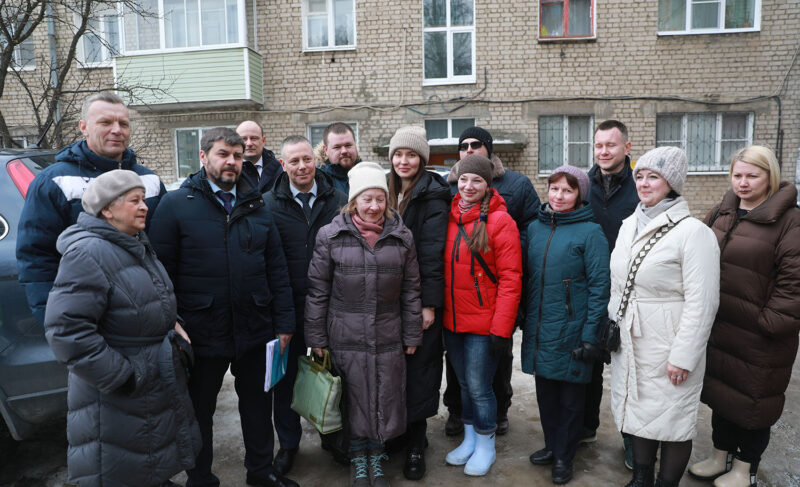 Школа, дворы и фасады: о чём говорил губернатор во время визита в Рыбинск