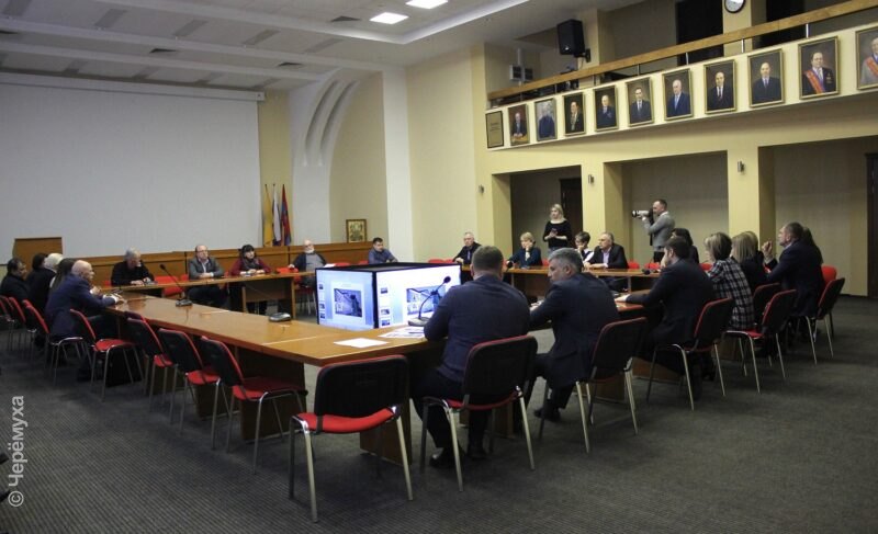 «Не выдерживают никакой критики». Проекты по подсветке — на доработку, место установки памятника «Дети войны» — изменить