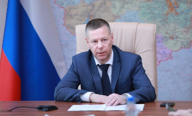 Благоустройство сада фабрики «Красный перевал». О чём спрашивали Михаила Евраева во время приёма жителей региона